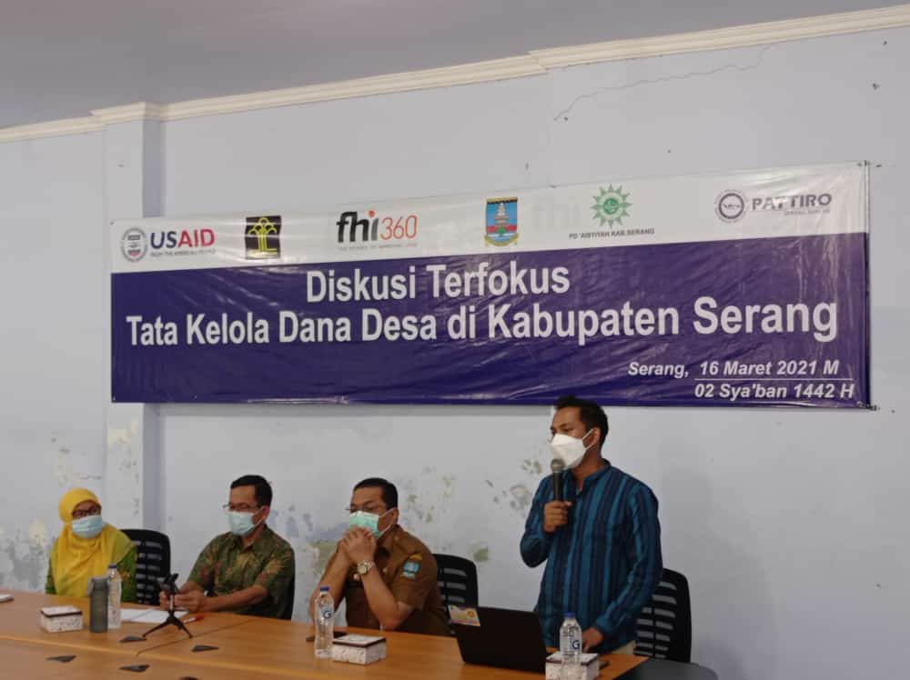 (dari kiri ke kanan) Ketua PD Aisyiyah Rohyati, Field Coordinator USAID Madani Serang Muslih Amin, Kadis DPMD Rudi Suhartanto, dan Direktur Eksekutif PATTIRO Serang Banten, Bahrul Alam